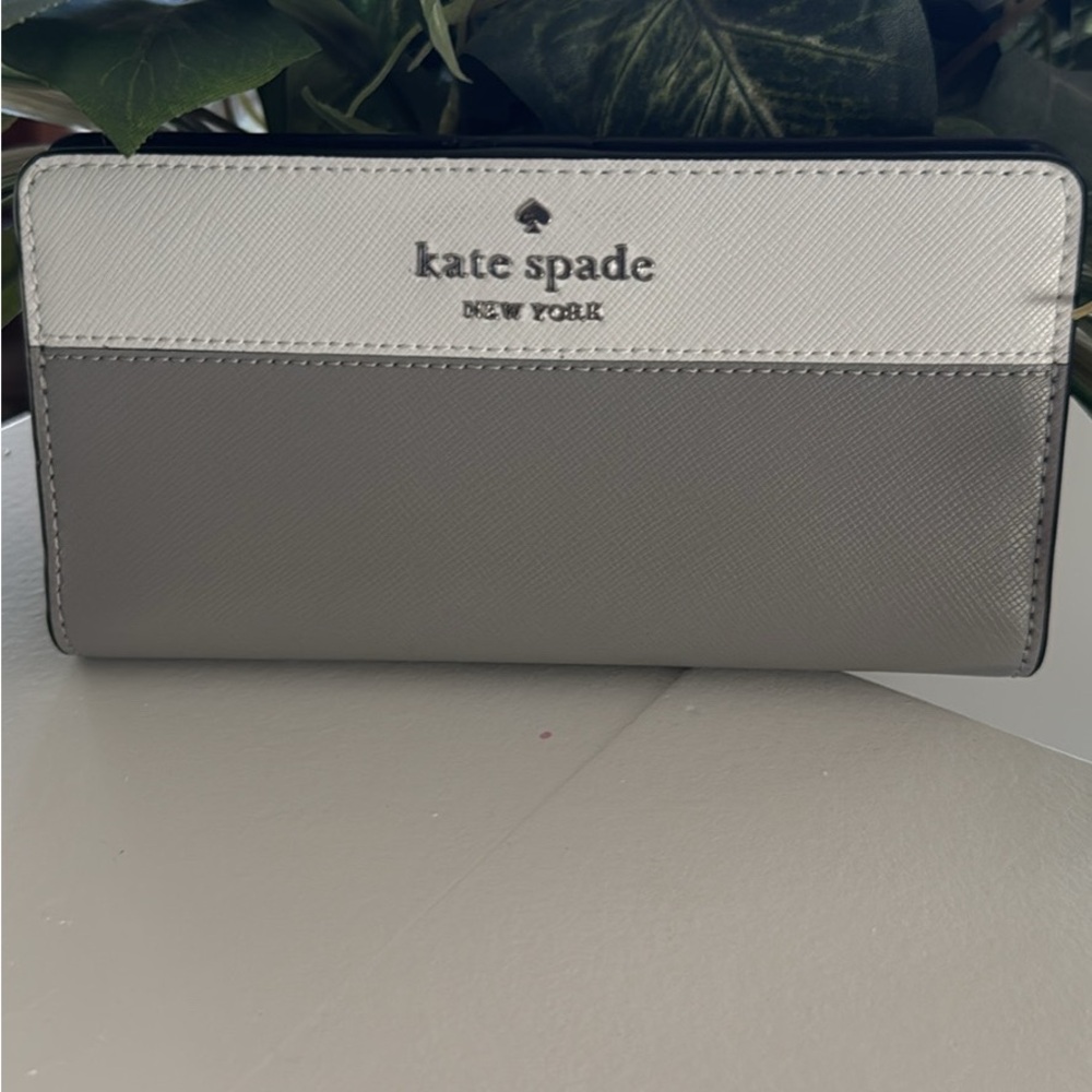 Kate Spade Black and Gray Interior
